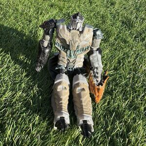 Transformers The Last Knight Premiere Edition Stormreign 2017 Leader Class‎ TLK